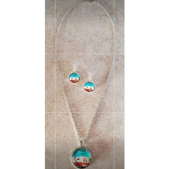 New happy camper necklace and earrings set - Picture 4 of 4